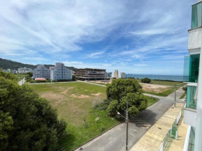 cód 125 - Apartamento amplo, a 100 metros do mar